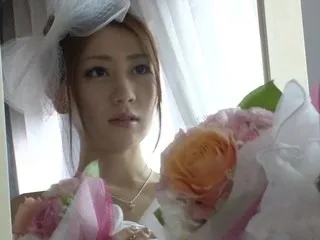 Bride Runs Away Before Wedding to Find Old Lover